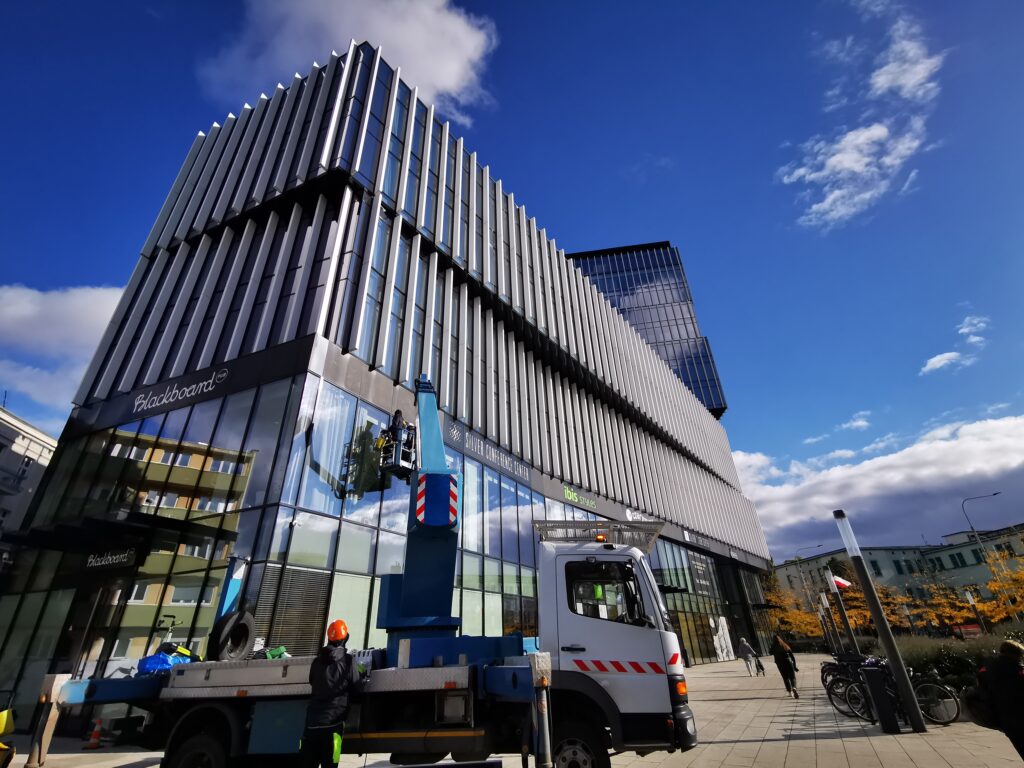 Alpinistyczne mycie okien Wrocław